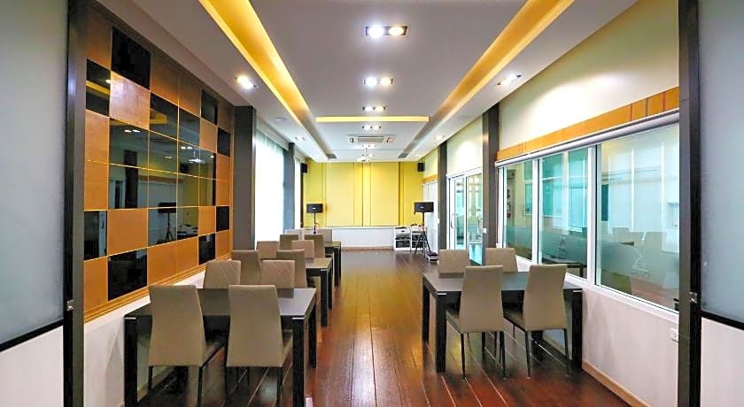 RoomQuest Suvarnabhumi Airport Rom Klao