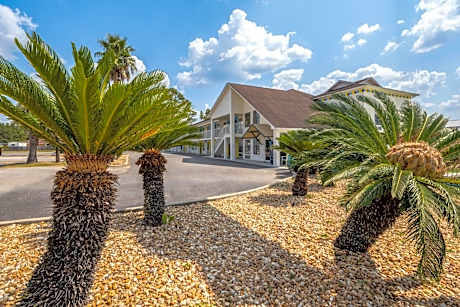 Days Inn by Wyndham Alma