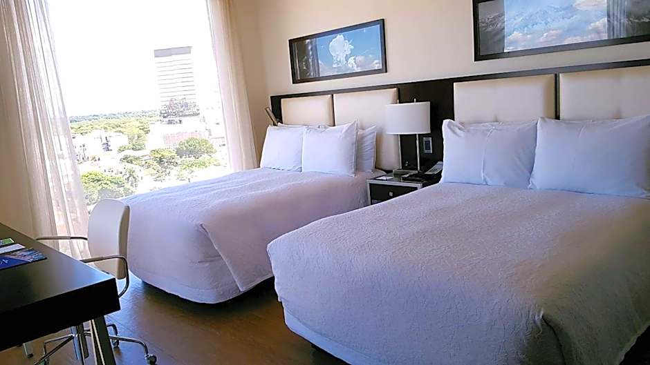 Hampton Inn By Hilton Santa Cruz Equipetrol