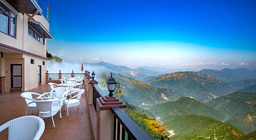 Summit Sherpa Mountain Hotel