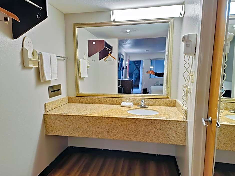 Travelers inn by OYO Wichita Falls