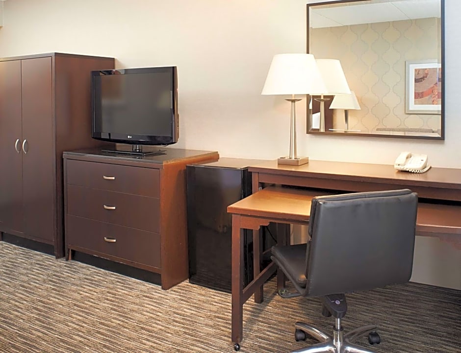 DoubleTree By Hilton Hotel Detroit-Dearborn