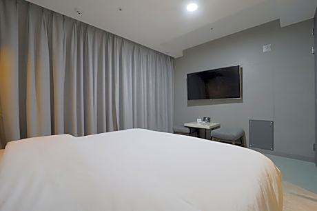 Deluxe Double Room with City View