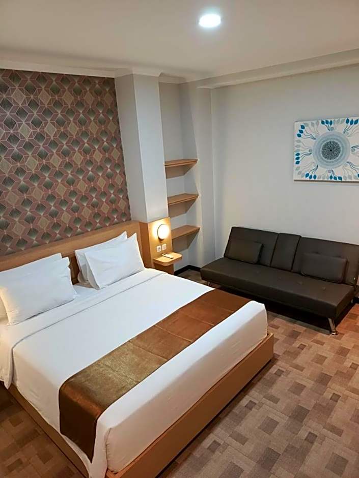 Grand Plaza Boutique Hotel