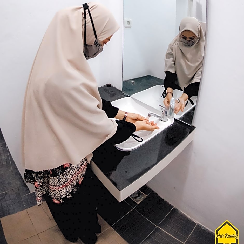 AUR KUNING HOSTEL SYARIAH Bukittinggi