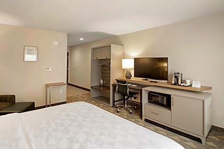 King Room - Hearing Accessible