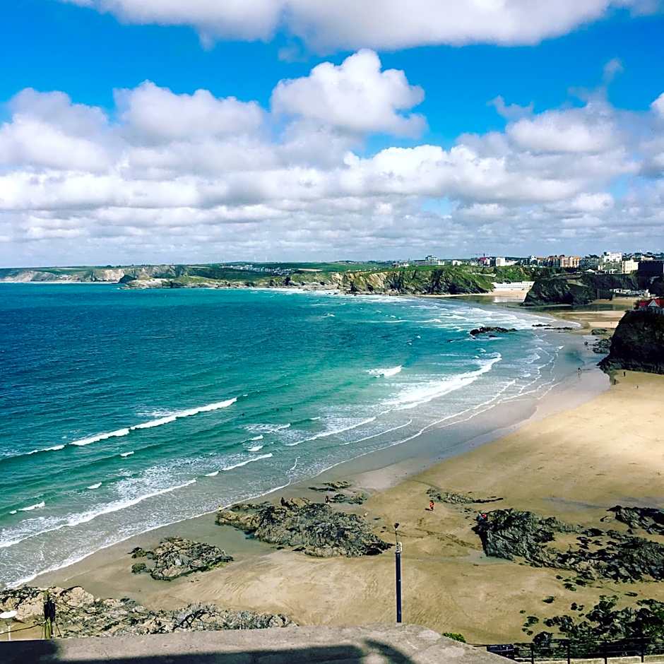 Cliff House B&B & The Moorings Apartments – Newquay