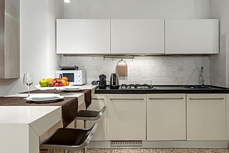604 Studio Flat Deluxe Square View