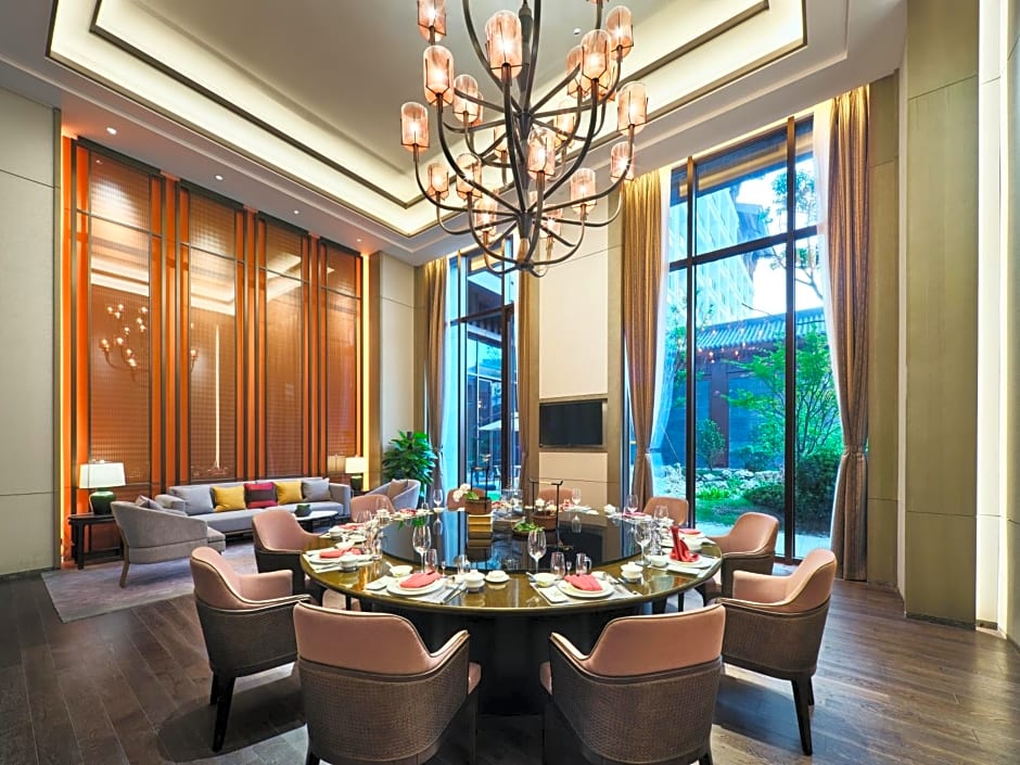 Crowne Plaza Wuxi Lake View, an IHG Hotel