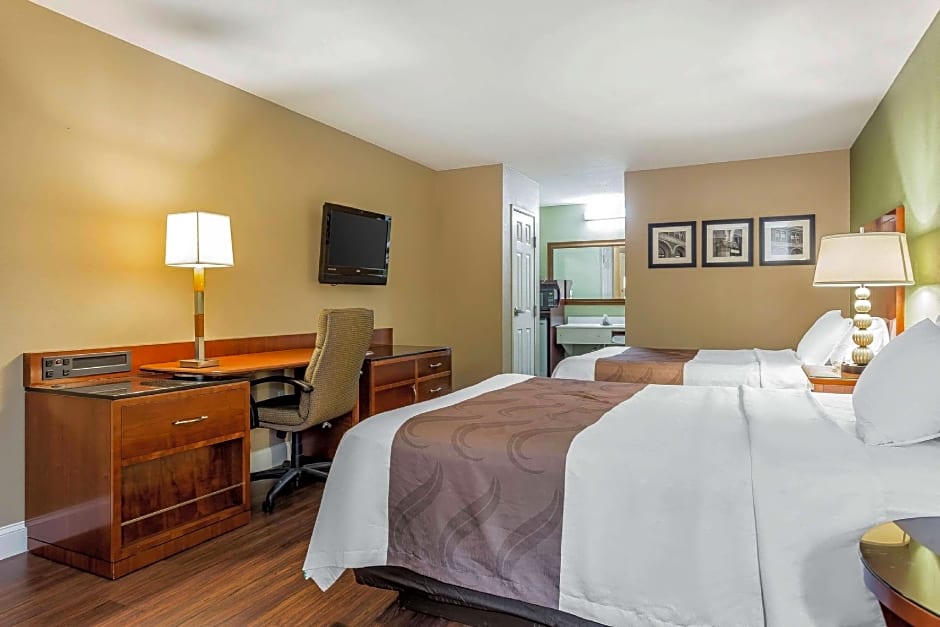 Quality Inn & Suites near Robins Air Force Base