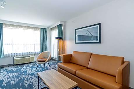 Accessible Suite, 1 King Bed, Sofa Bed, Kitchen