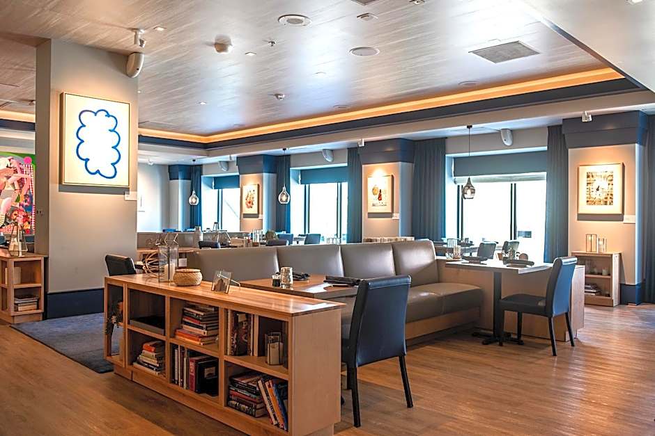 Saint Kate - The Arts Hotel