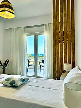 Irini Seaside Luxury Apartments