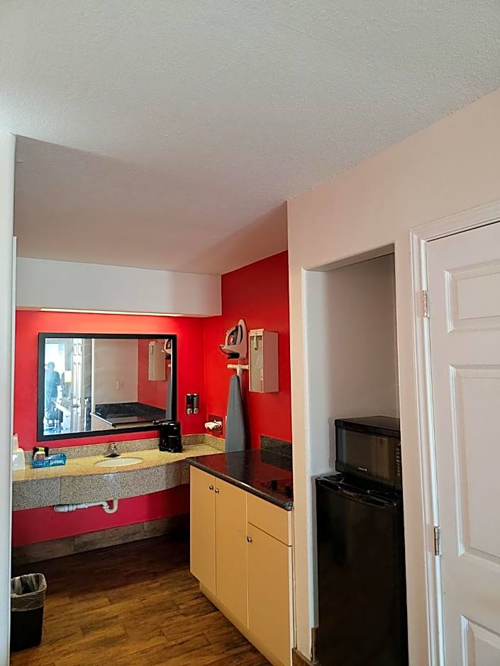 Texas Inn and Suites Raymondville