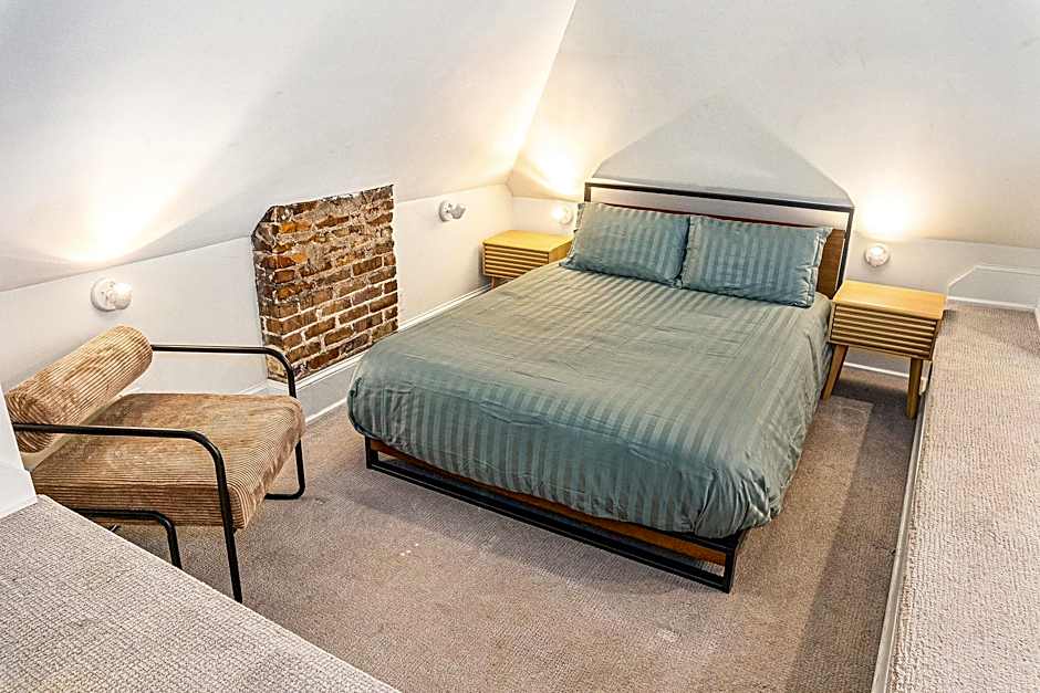 Hassinger Daniels Mansion Bed and Breakfast