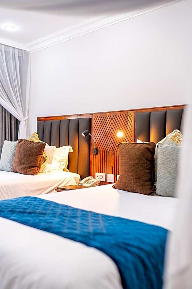 Azambezi River Lodge