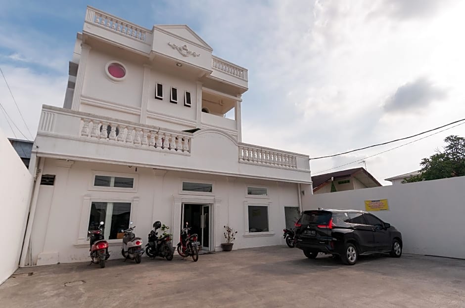 RedDoorz near UISU teladan Medan