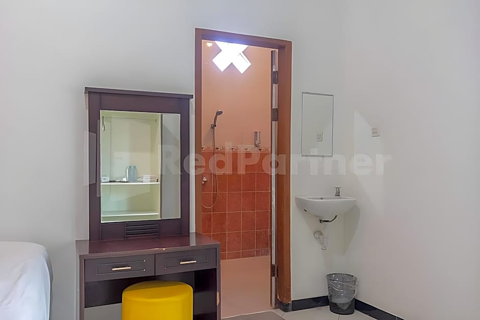 Tjahaja Baroe Syariah Mitra RedDoorz @ Dukuh Kupang