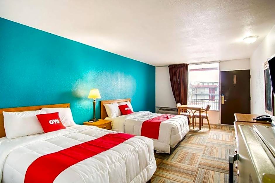 OYO Hotel Hutchinson West 4th Ave
