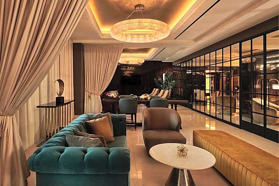 The LaSalle Chicago, Autograph Collection