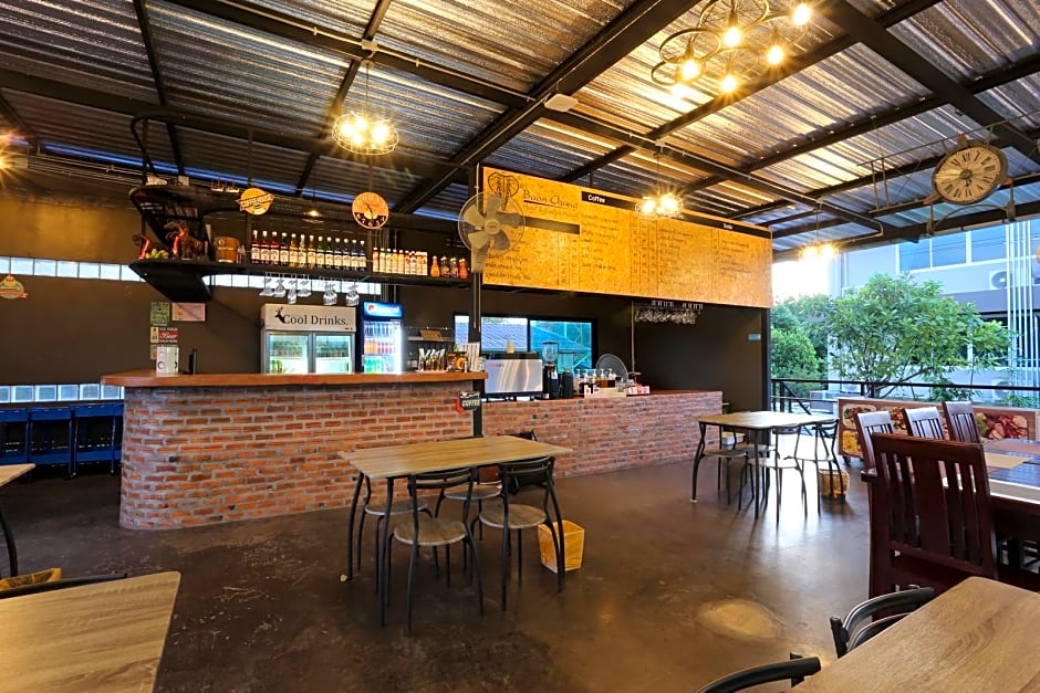 Baan Chang Hotel & Coffee House