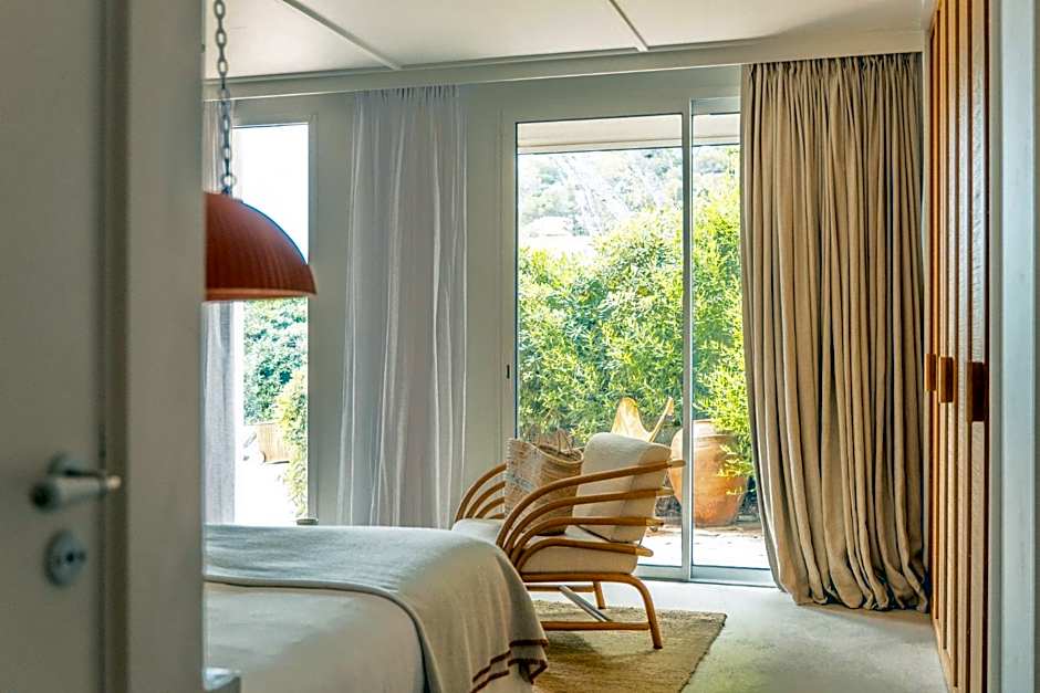 Les Roches Rouges, a Beaumier hotel