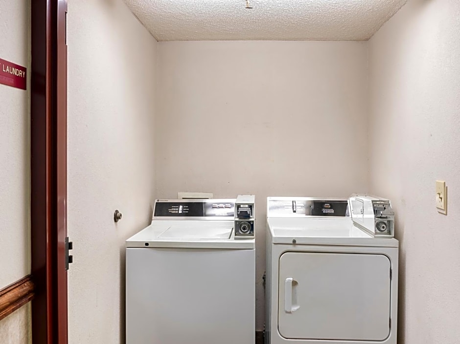 Days Inn by Wyndham Adairsville