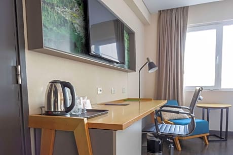 2 Twin City View Accessible W/Roll In Shower