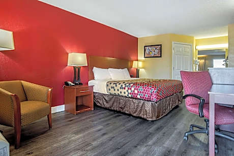 1 King Bed  No Smoking  Accessible Room