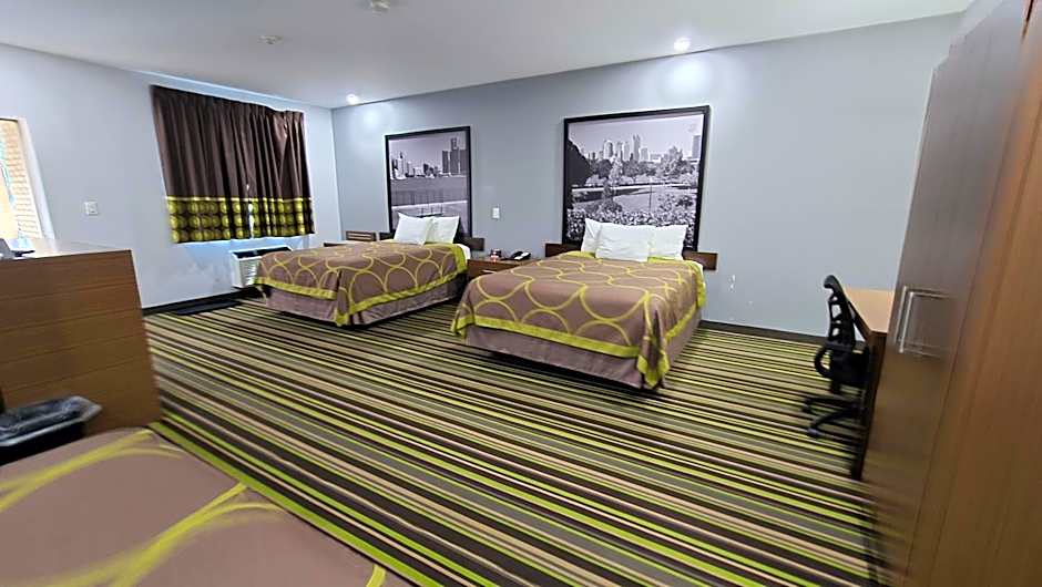 Super 8 by Wyndham Windsor/Dougall