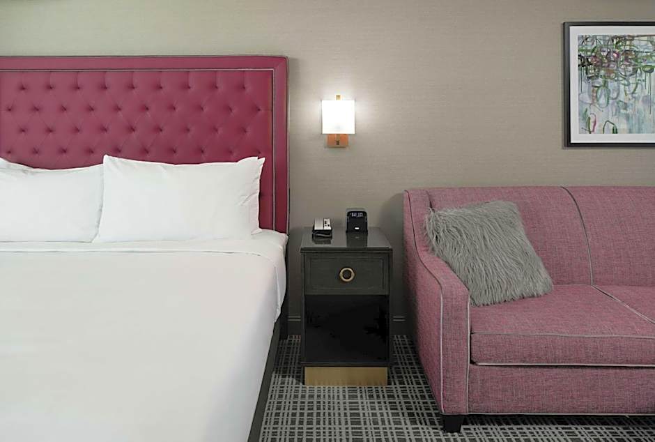 The Axis Moline Hotel, Tapestry Collection by Hilton