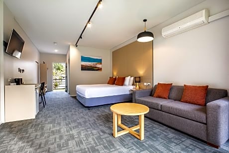 1 Queen Bed Spa Room Non-Smoking