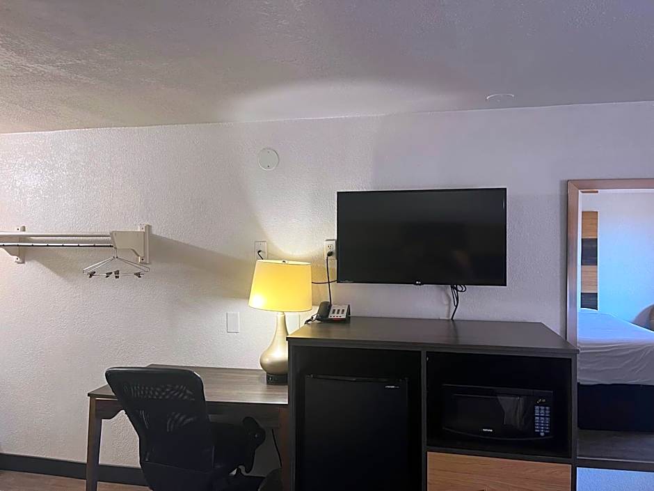 Motel 6 Cross Lanes, WV Goff Mountain Rd