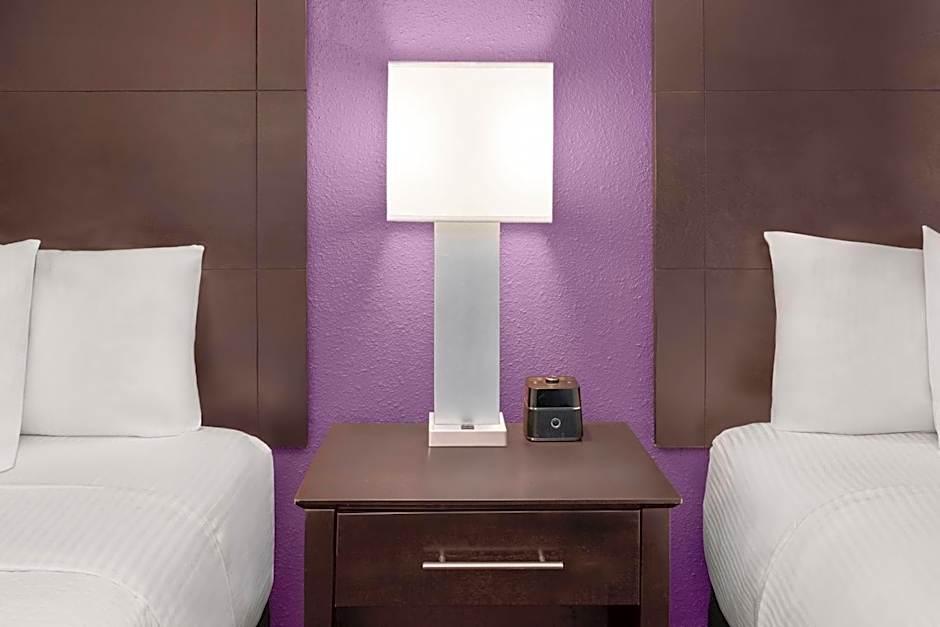 La Quinta Inn & Suites by Wyndham Austin Round Rock