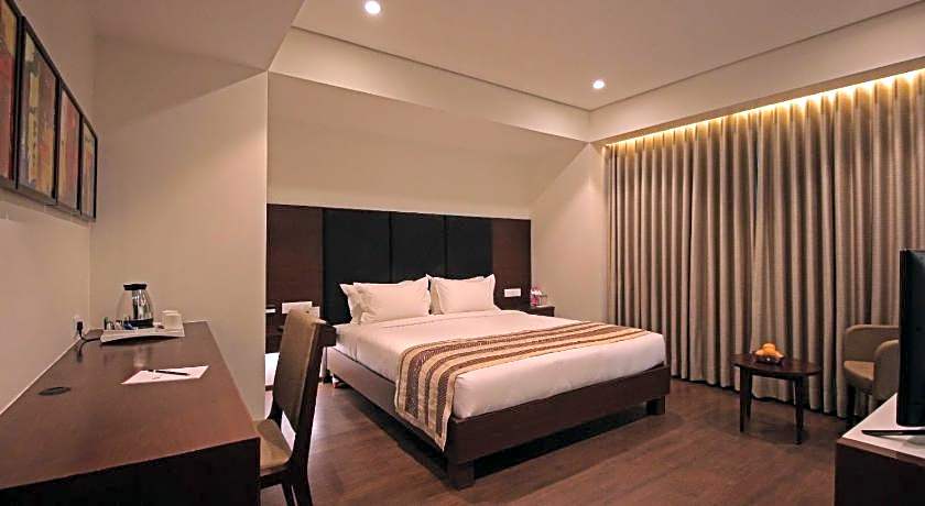 Hotel German Palace, Airport