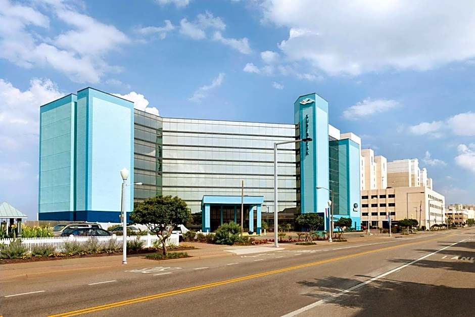 Surfbreak Oceanfront Hotel, Ascend Hotel Collection