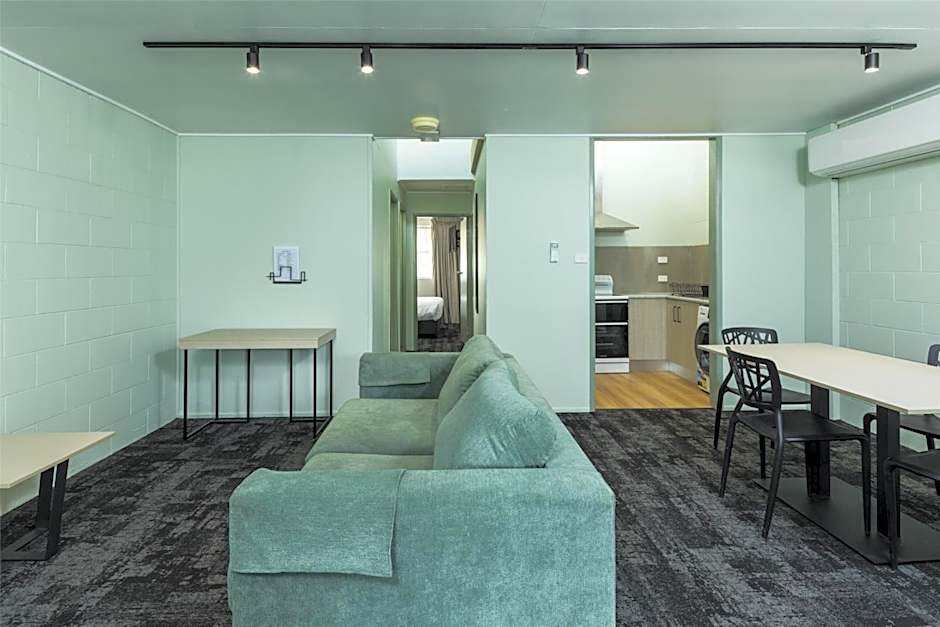 Nightcap at Atherton Hotel