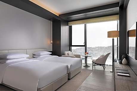 Two-Bedroom Residence with One King and Two Twin Beds and Private Onsen