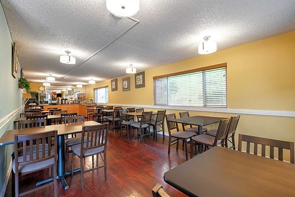 Super 8 by Wyndham SeaTac Airport