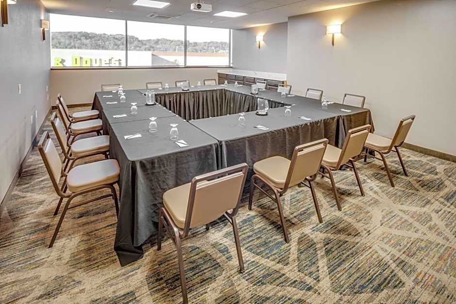 DoubleTree by Hilton Huntington, WV