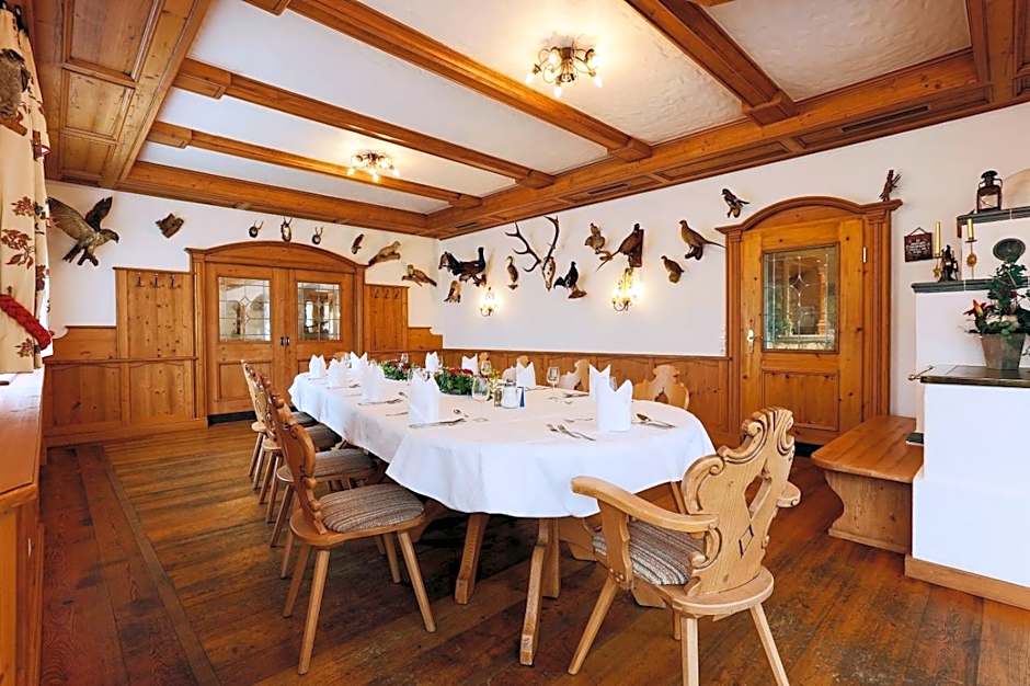 Sattelbogener Hof