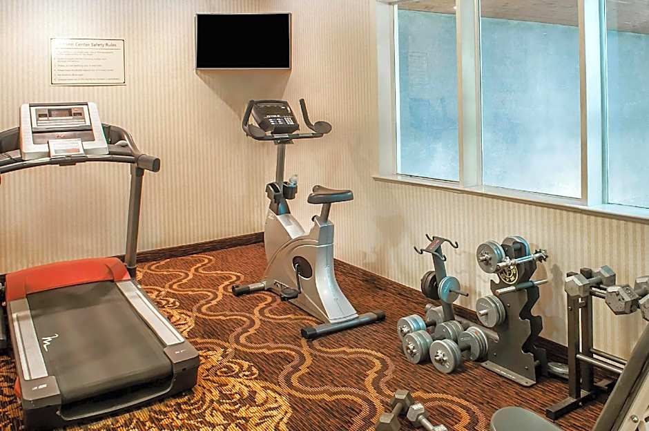 Quality Inn & Suites Grants - I-40
