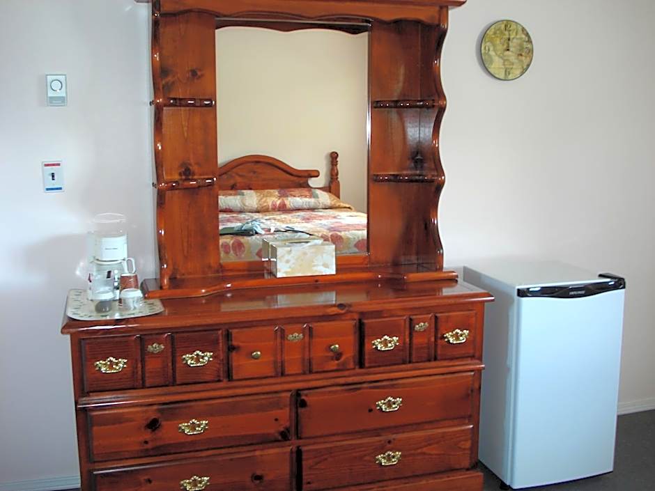 Mountain Springs Motel & RV Park