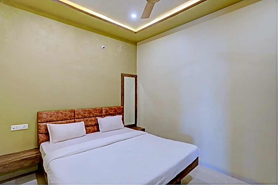 OYO Hotel Kubervatika