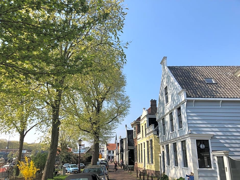 Boutique B&B Wharf – Amsterdam, NY