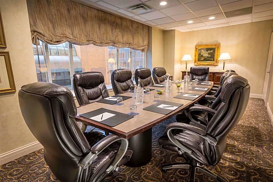 Hilton Cincinnati Netherland Plaza