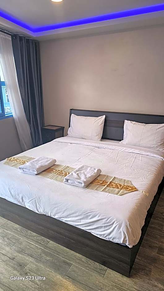 Central Guesthouse Chiang Rai - Bread & Breakfast