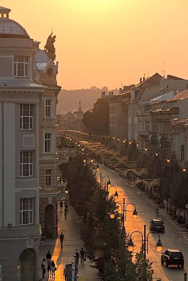 Congress Avenue Hotel