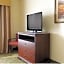 Holiday Inn Express Hotel & Suites Lexington NW-The Vineyard