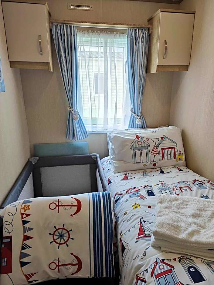 Premium Holiday Home in The New Forest at Hoburne Bashley - Leisure Passes Available to Purchase